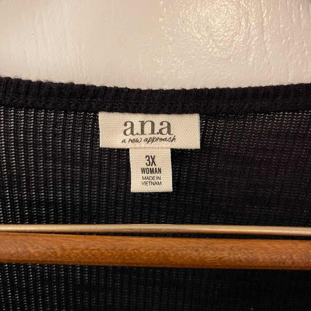 a.n.a Black V-Neck Women's Sweater - Picture 4 of 4